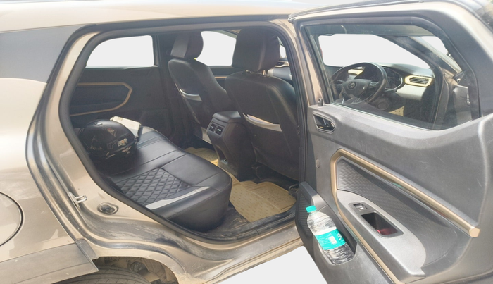 2021 Renault Kiger RXT MT, Petrol, Manual, 52,880 km, interior