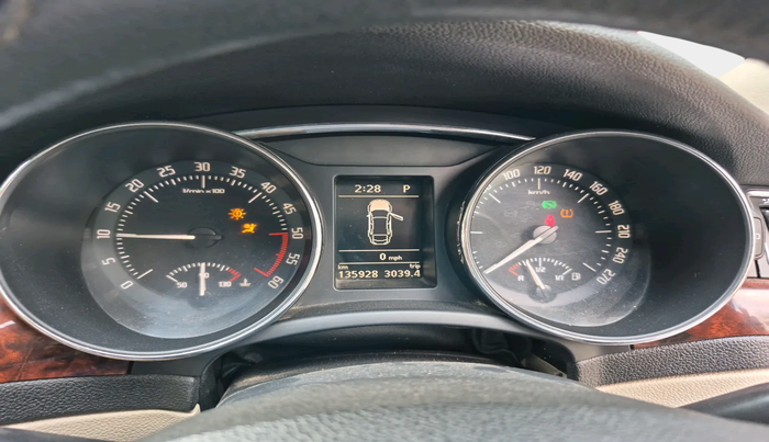 2013 Skoda Superb ELEGANCE 2.0 TDI CR AT, Diesel, Automatic, 1,35,928 km, interior