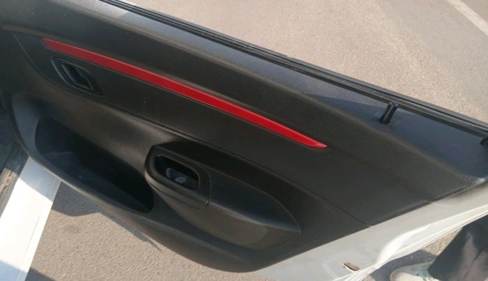 2018 Renault Kwid RXT 1.0, Petrol, Manual, 71,592 km, interior