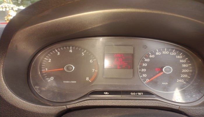 2010 Volkswagen Polo TRENDLINE 1.2L PETROL, Petrol, Manual, 1,00,035 km, interior