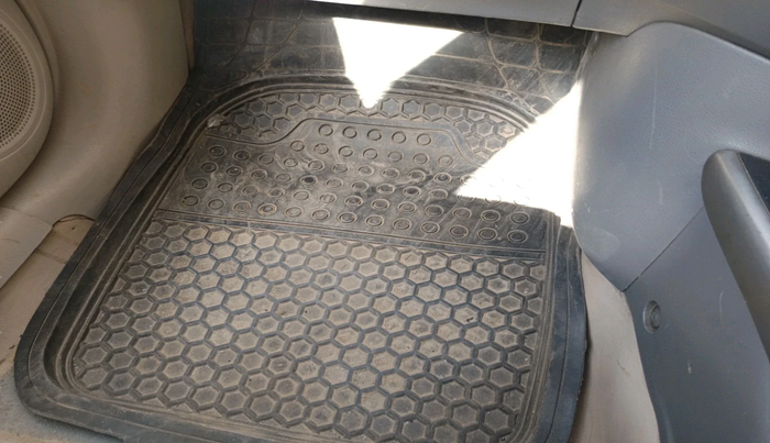 2012 Nissan Sunny XV DIESEL, Diesel, Manual, 3,07,369 km, interior