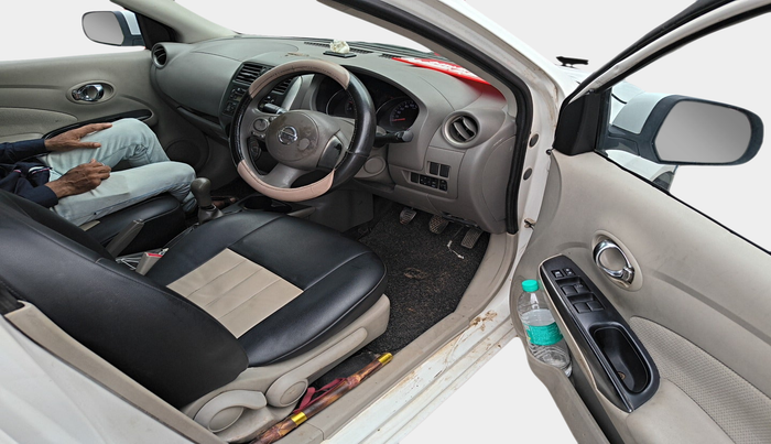 2013 Nissan Sunny XV DIESEL, Diesel, Manual, 1,19,599 km, interior