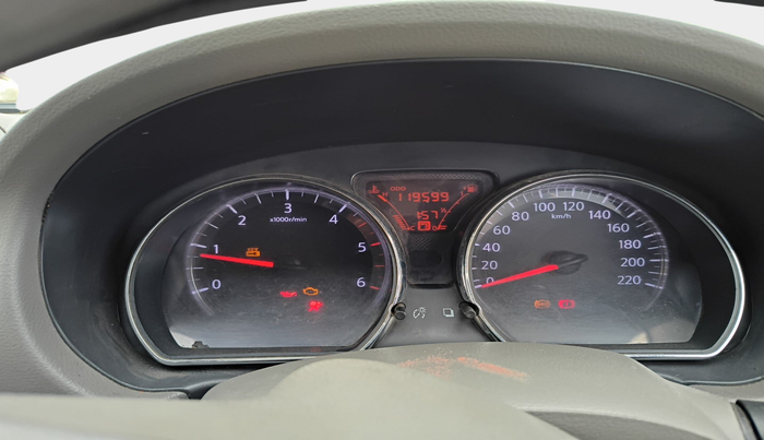 2013 Nissan Sunny XV DIESEL, Diesel, Manual, 1,19,599 km, interior