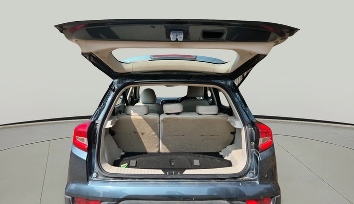 2020 Mahindra XUV300 W8 1.5 DIESEL, Diesel, Manual, 1,13,580 km, exterior