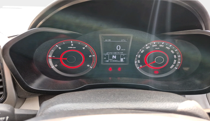 2020 Mahindra XUV300 W8 1.5 DIESEL, Diesel, Manual, 1,13,580 km, interior