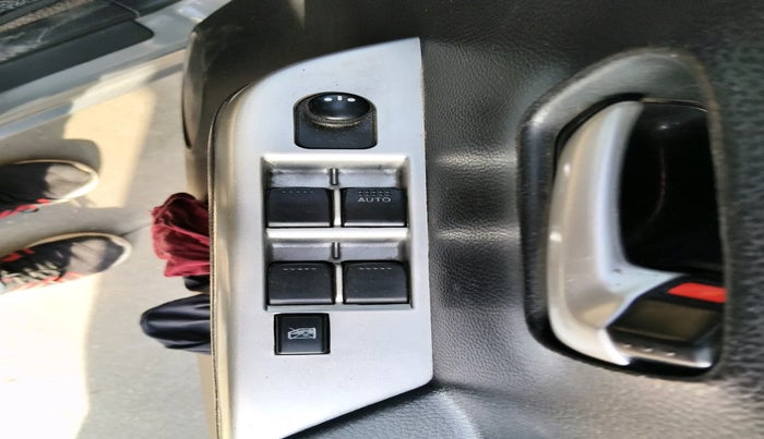 2016 Maruti Wagon R 1.0 VXI, Petrol, Manual, 32,979 km, interior