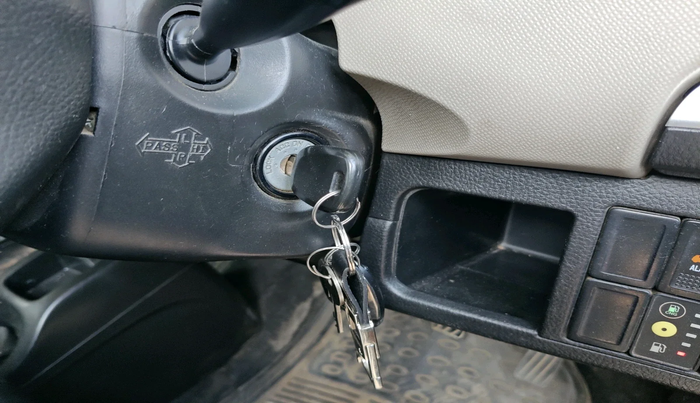 2014 Maruti Wagon R 1.0 LXI CNG, Petrol, Manual, 1,49,932 km, interior