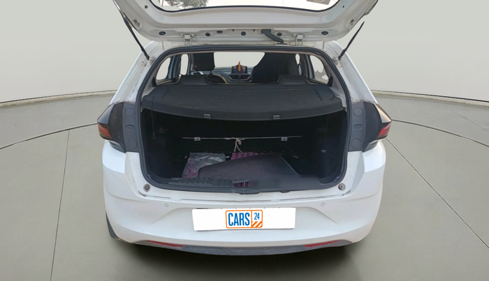 2022 Tata ALTROZ XT PETROL, Petrol, Manual, 27,219 km, exterior