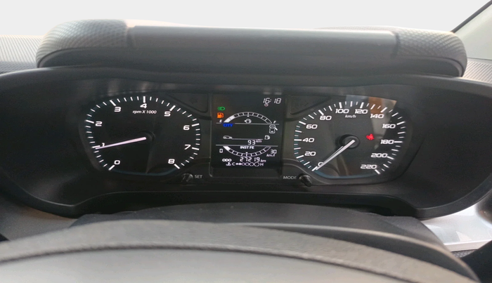 2022 Tata ALTROZ XT PETROL, Petrol, Manual, 27,219 km, interior