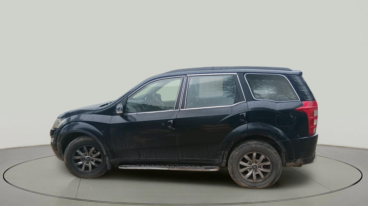 2016 Mahindra XUV500 W10 AT, Diesel, Automatic, 1,27,400 km, exterior