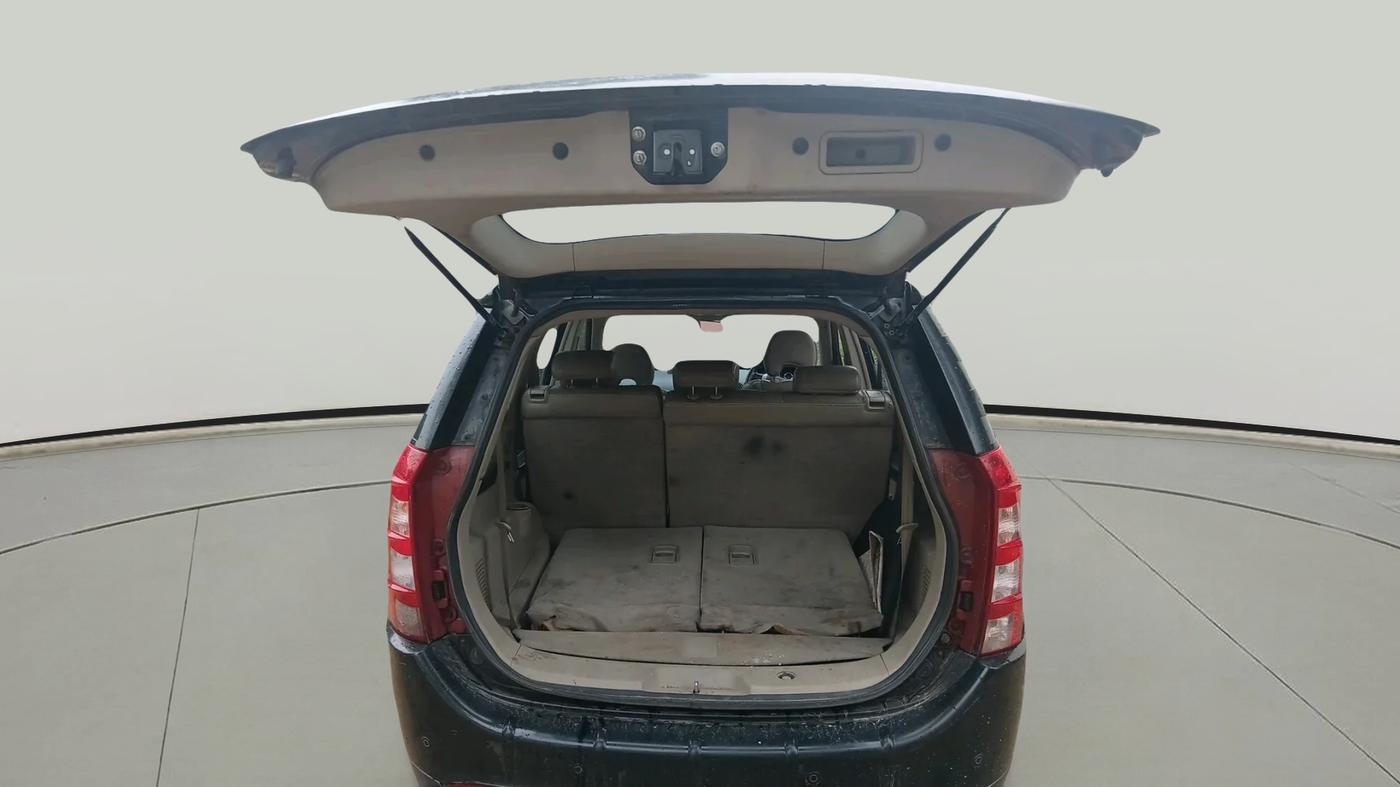 2016 Mahindra XUV500 W10 AT, Diesel, Automatic, 1,27,400 km, exterior
