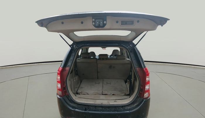 2016 Mahindra XUV500 W10 AT, Diesel, Automatic, 1,22,999 km, exterior