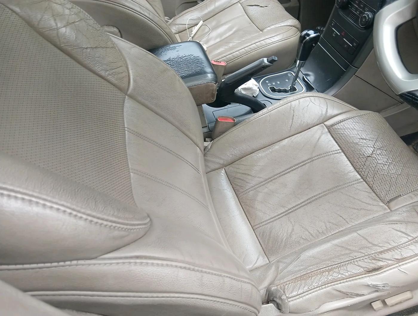 2016 Mahindra XUV500 W10 AT, Diesel, Automatic, 1,27,400 km, interior
