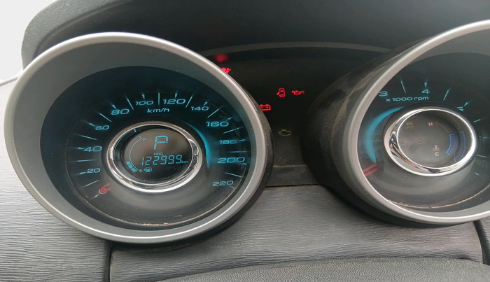 2016 Mahindra XUV500 W10 AT, Diesel, Automatic, 1,22,999 km, interior