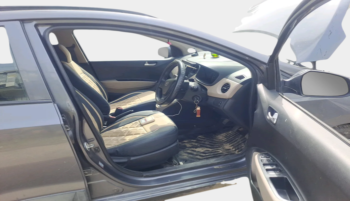 2016 Hyundai Grand i10 SPORTZ 1.2 KAPPA VTVT, Petrol, Manual, 15,713 km, interior