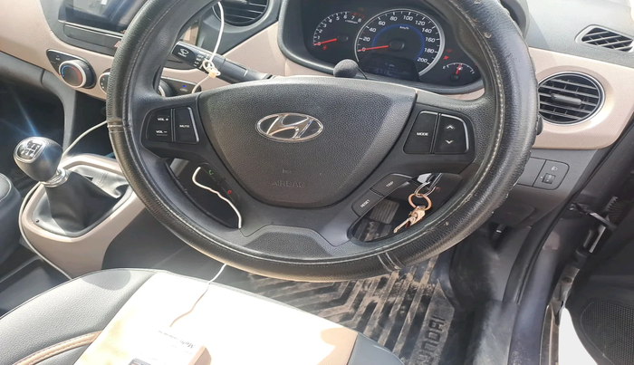 2016 Hyundai Grand i10 SPORTZ 1.2 KAPPA VTVT, Petrol, Manual, 15,713 km, interior