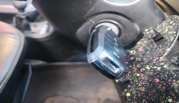 2013 Maruti Swift LXI, Petrol, Manual, 1,81,342 km, interior