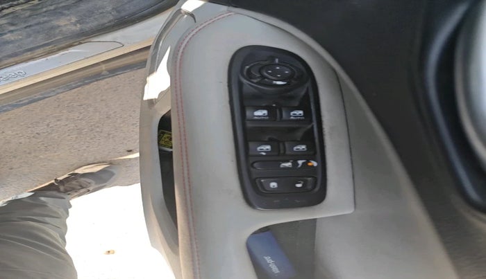 2018 Jeep Compass LIMITED 2.0 DIESEL, Diesel, Manual, 1,06,260 km, interior