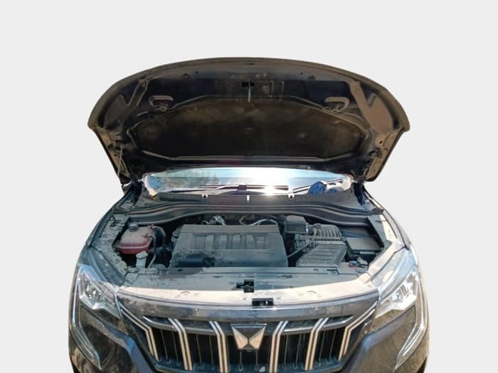 2023 Mahindra XUV700 AX 5 D AT 7 STR, Diesel, Automatic, 33,633 km, exterior