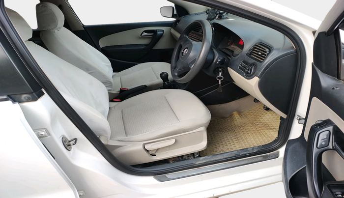 2013 Volkswagen Polo COMFORTLINE 1.2L PETROL, Petrol, Manual, 94,909 km, interior