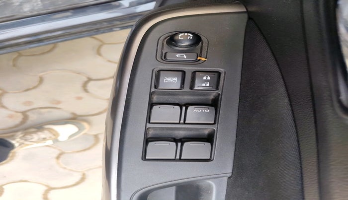 2023 Maruti Swift ZXI, Petrol, Manual, 34,352 km, interior