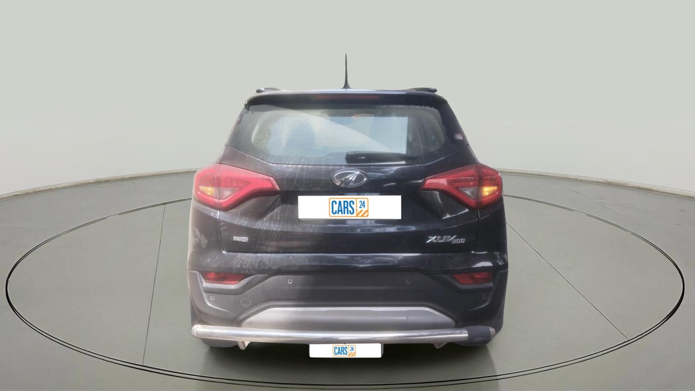 2020 Mahindra XUV300 W8 (O) 1.2 PETROL, Petrol, Manual, 1,50,433 km, exterior