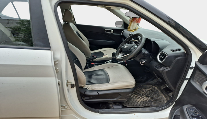 2020 Hyundai VENUE S 1.2, Petrol, Manual, 36,200 km, interior