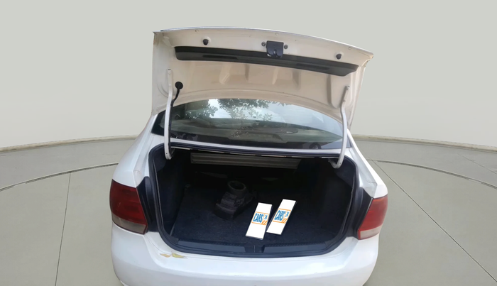 2011 Volkswagen Vento HIGHLINE 1.6 MPI, Petrol, Manual, 91,027 km, exterior