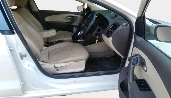 2011 Volkswagen Vento HIGHLINE 1.6 MPI, Petrol, Manual, 91,027 km, interior