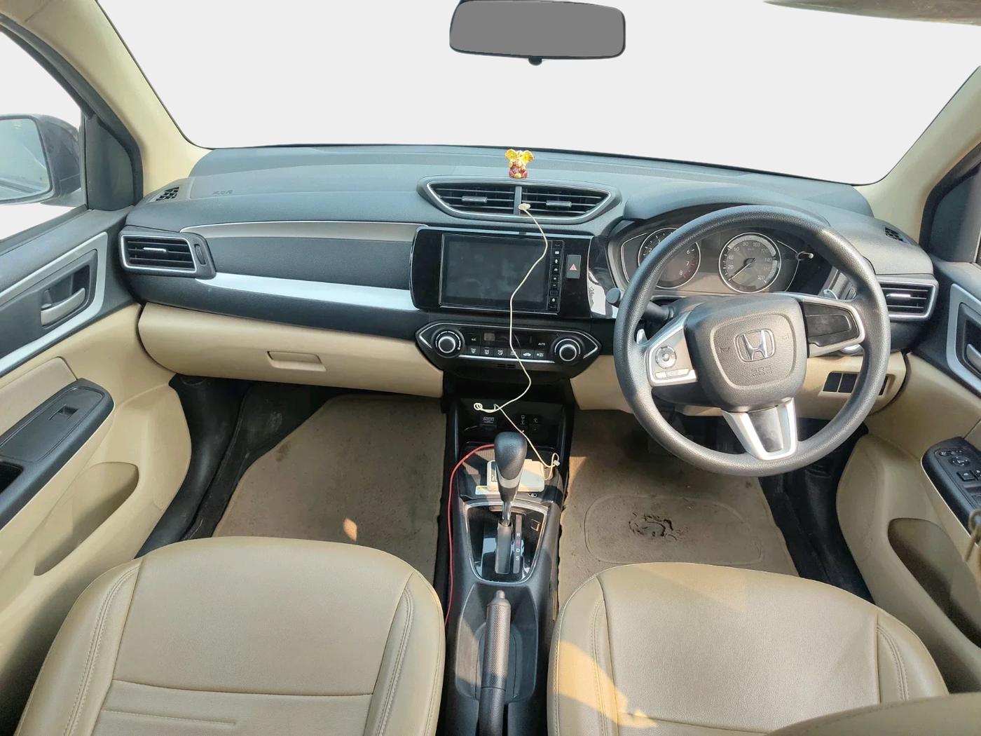 2023 Honda Amaze 1.2L I-VTEC VX CVT, Petrol, Automatic, 16,148 km, interior