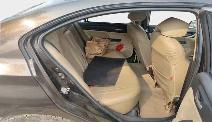 2023 Honda Amaze 1.2L I-VTEC VX CVT, Petrol, Automatic, 16,148 km, interior