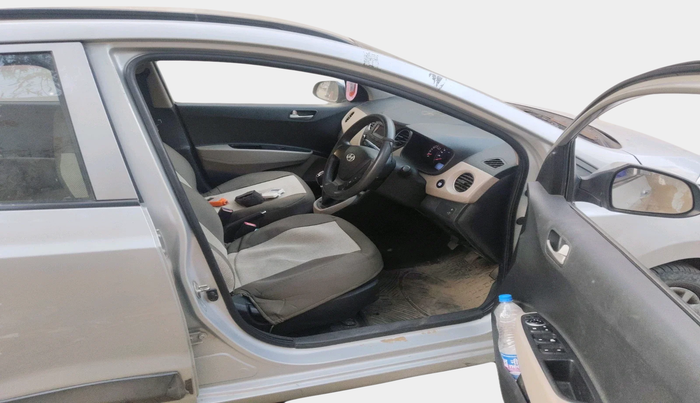 2013 Hyundai Grand i10 SPORTZ 1.2 KAPPA VTVT, Petrol, Manual, 55,777 km, interior