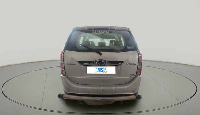 2016 Mahindra XUV500 W8 AT, Diesel, Automatic, 2,16,405 km, exterior