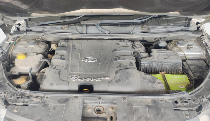2016 Mahindra XUV500 W8 AT, Diesel, Automatic, 2,16,405 km, exterior