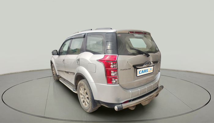 2016 Mahindra XUV500 W8 AT, Diesel, Automatic, 2,16,405 km, exterior