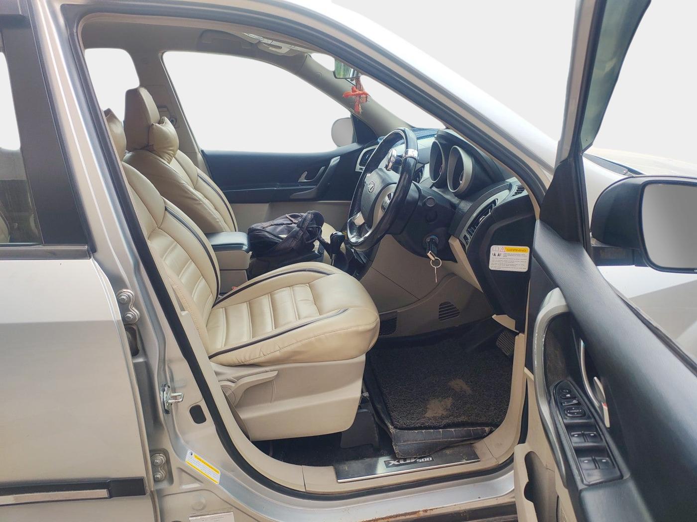2016 Mahindra XUV500 W8 AT, Diesel, Automatic, 2,17,000 km, interior