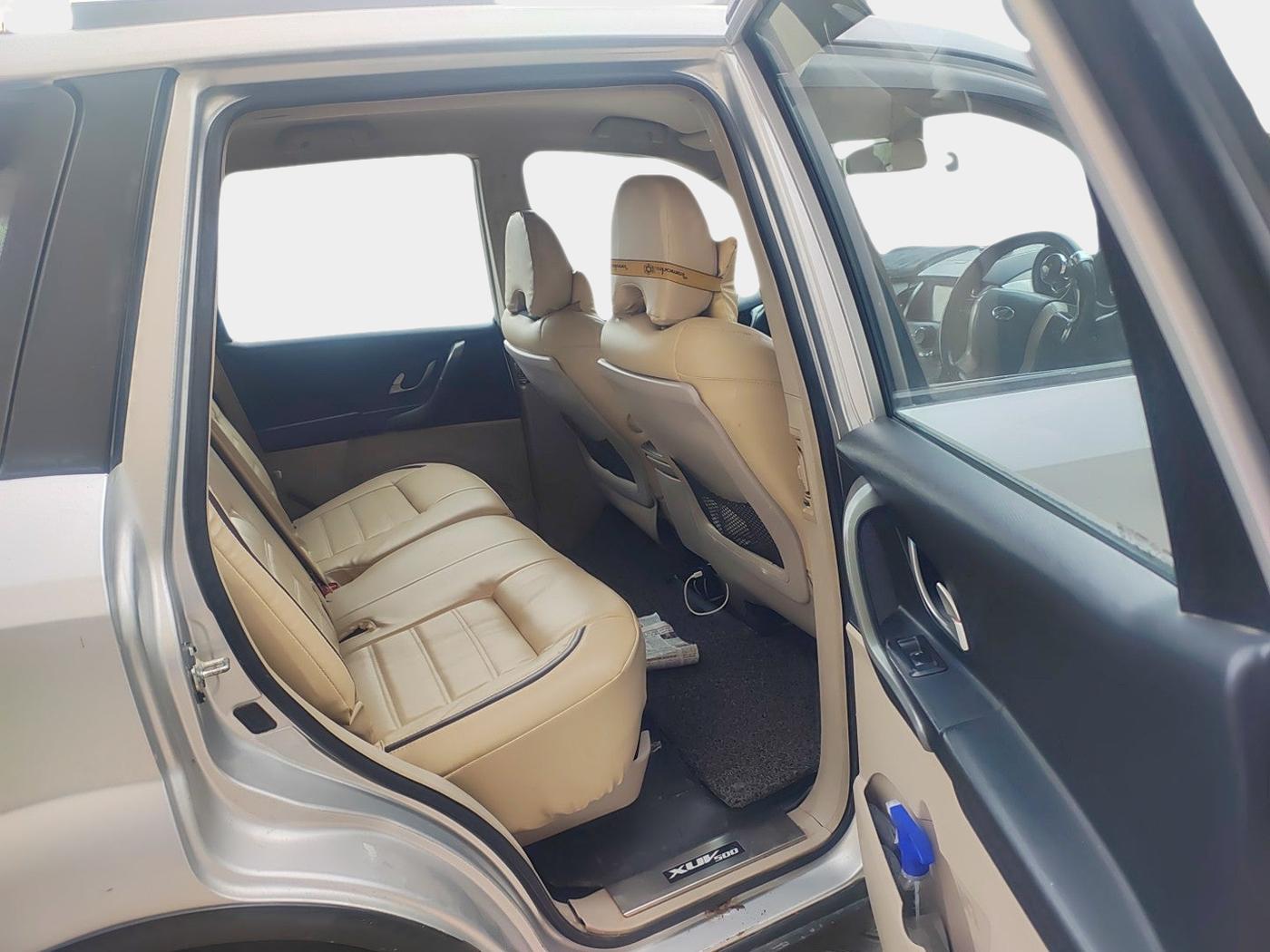2016 Mahindra XUV500 W8 AT, Diesel, Automatic, 2,17,000 km, interior