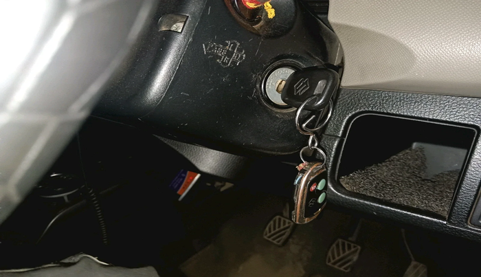 2013 Maruti Wagon R 1.0 LXI, Petrol, Manual, 77,241 km, interior