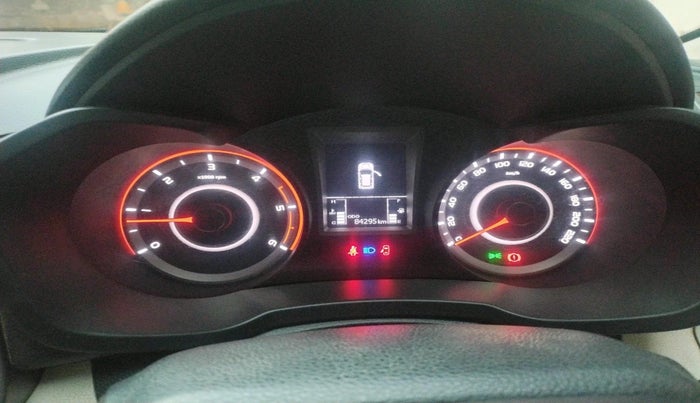 2019 Mahindra XUV300 W8 1.5 DIESEL, Diesel, Manual, 84,295 km, interior