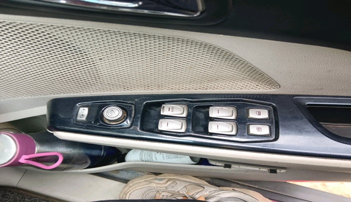 2019 Mahindra XUV300 W8 1.5 DIESEL, Diesel, Manual, 84,295 km, interior