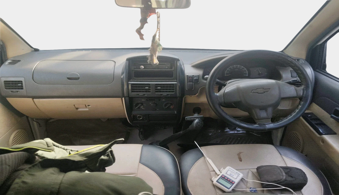 2013 Chevrolet Tavera NEO 3 7 STR BS III, Diesel, Manual, 2,01,235 km, interior