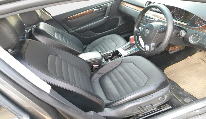 2013 Volkswagen Passat HIGHLINE DSG, Diesel, Automatic, 2,07,515 km, interior
