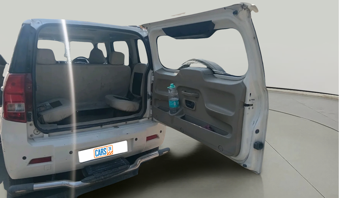 2016 Mahindra TUV300 T8, Diesel, Manual, 1,43,635 km, exterior