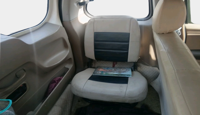 2016 Mahindra TUV300 T8, Diesel, Manual, 1,43,635 km, interior