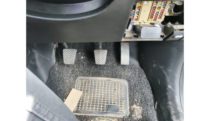 2022 Hyundai VENUE S+ 1.2, Petrol, Manual, 1,05,062 km, interior