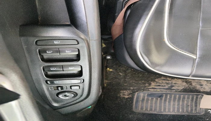 2022 Hyundai VENUE S+ 1.2, Petrol, Manual, 1,05,062 km, interior