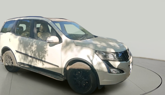 2016 Mahindra XUV500 W10 1.99, Diesel, Manual, 1,23,000 km, exterior