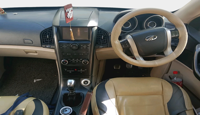 2016 Mahindra XUV500 W10 1.99, Diesel, Manual, 1,23,000 km, interior