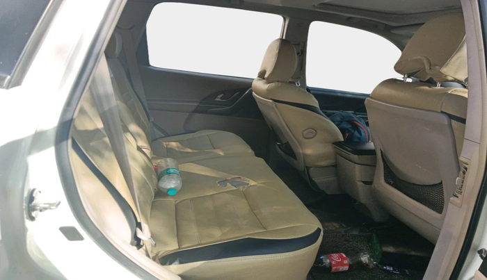 2016 Mahindra XUV500 W10 1.99, Diesel, Manual, 1,23,000 km, interior