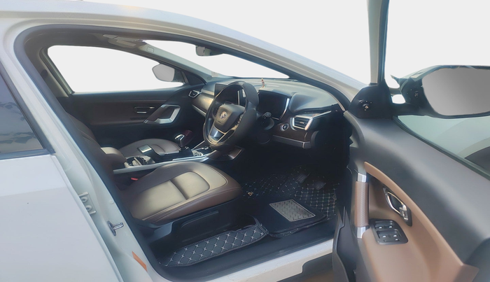2019 Tata Harrier XZ 2.0L, Diesel, Manual, 1,88,592 km, interior